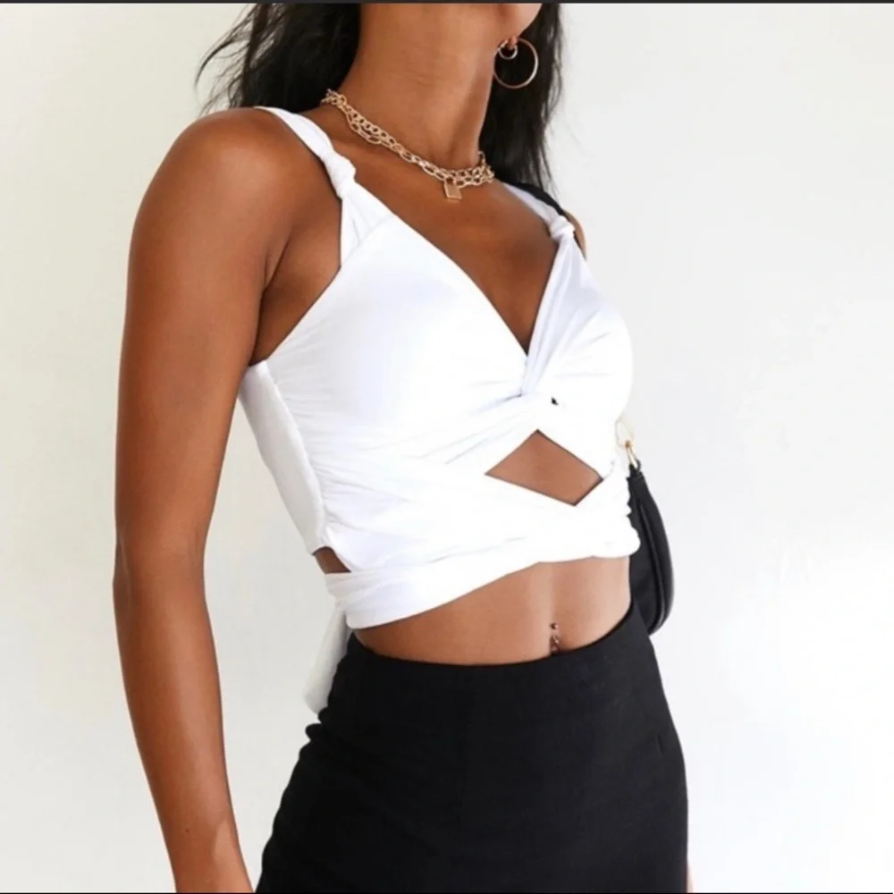 Lioness Wrap Top - Picture 2 of 8